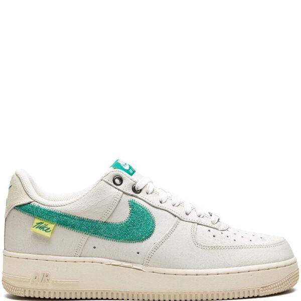 Nike  Air Force 1 ’07 LV8 sneakers
