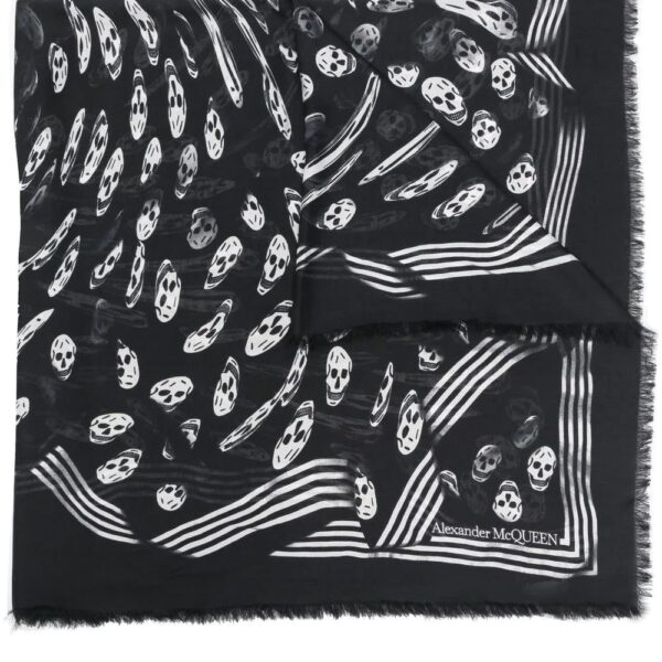 Alexander McQueen  skull-print frayed scarf